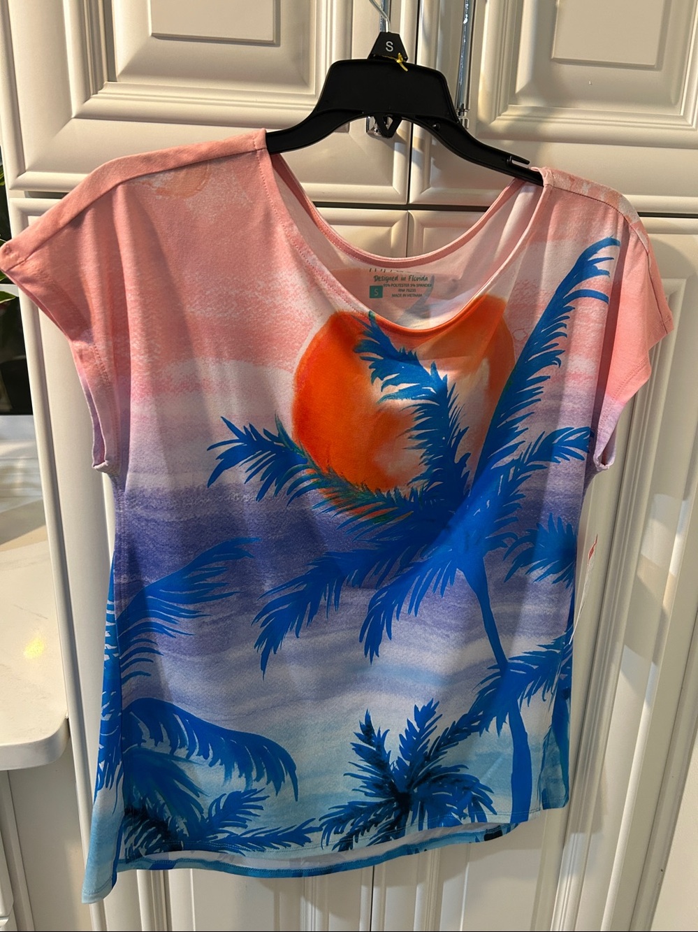 Sunset Palm Short-Sleeve Tee in Pink and Blue